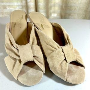 AEROSOLES heelrest brushed leather sling back heels size 8.5 NWOB